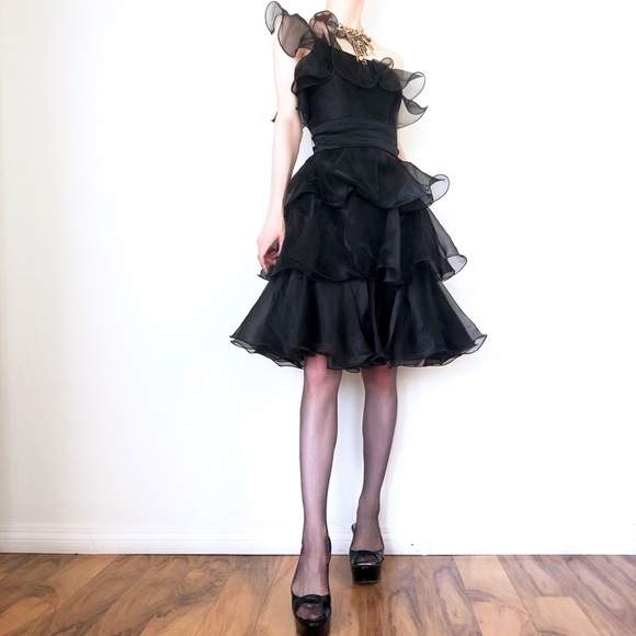 BETSEY JOHNSON Asymmetrical One Shoulder DRESS - Picture 2 of 9